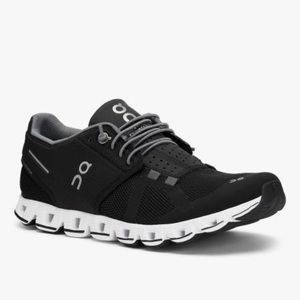 Brand new Women’s On Cloud V2 running shoes
